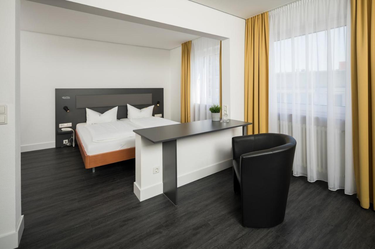 Hotel Zeppelin - Das Original ฟรีดริชส์ฮาเฟน ภายนอก รูปภาพ