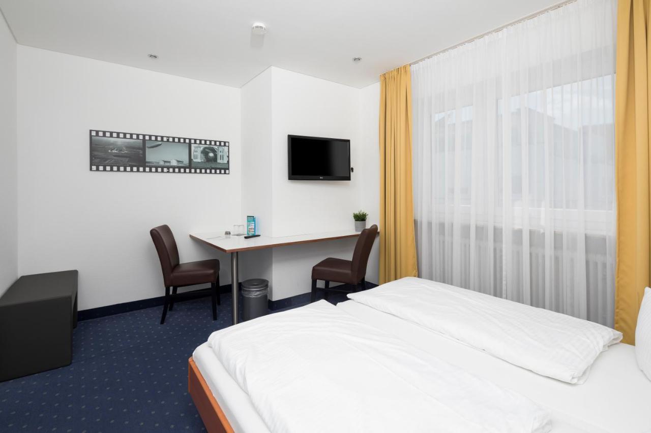 Hotel Zeppelin - Das Original ฟรีดริชส์ฮาเฟน ภายนอก รูปภาพ